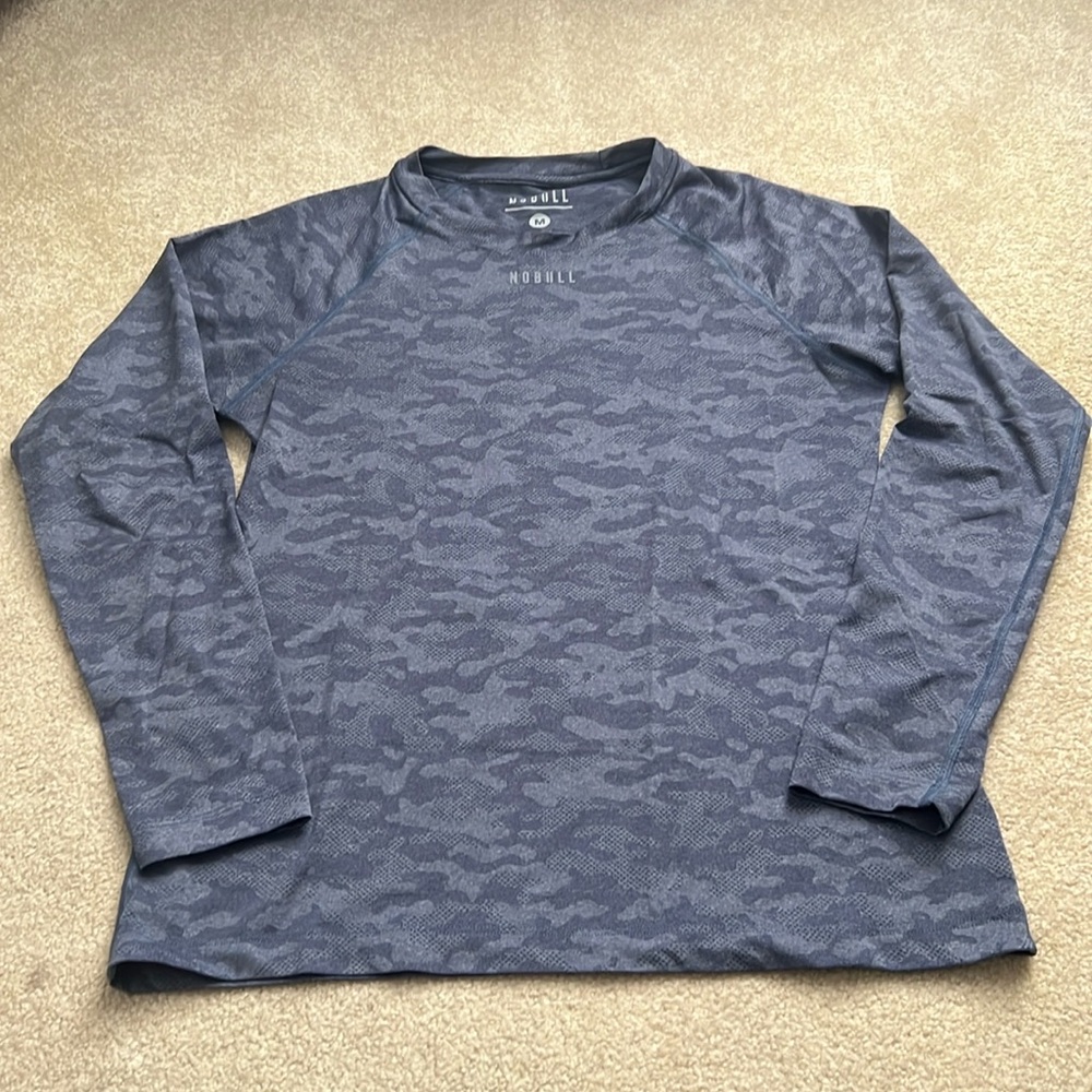 NOBULL Women’s Lightweight Textured Camo Long Sleeve Shirt